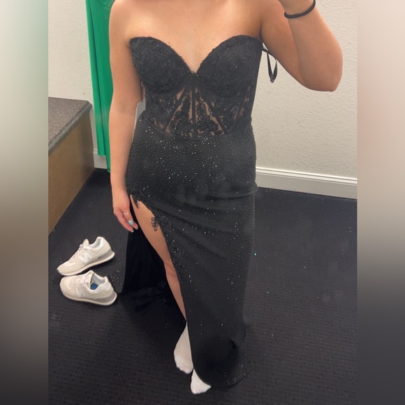 Sherri Hill Prom Dress - Picture 3 of 4